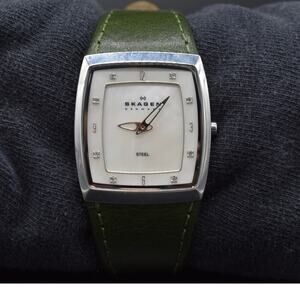 Skagen Women's Olive Green Leather Strap Watch FRESH BATTERY